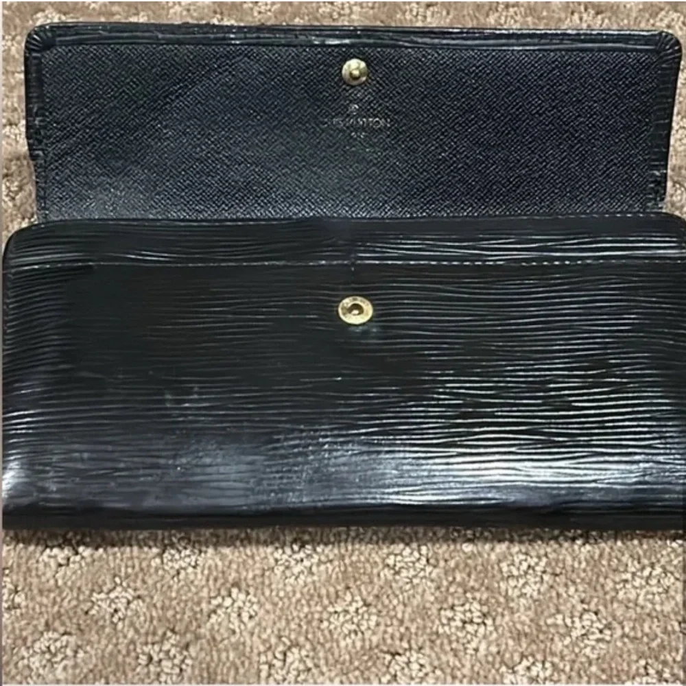LOUIS VUITTON Vintage Black Nior Epi Leather Wallet